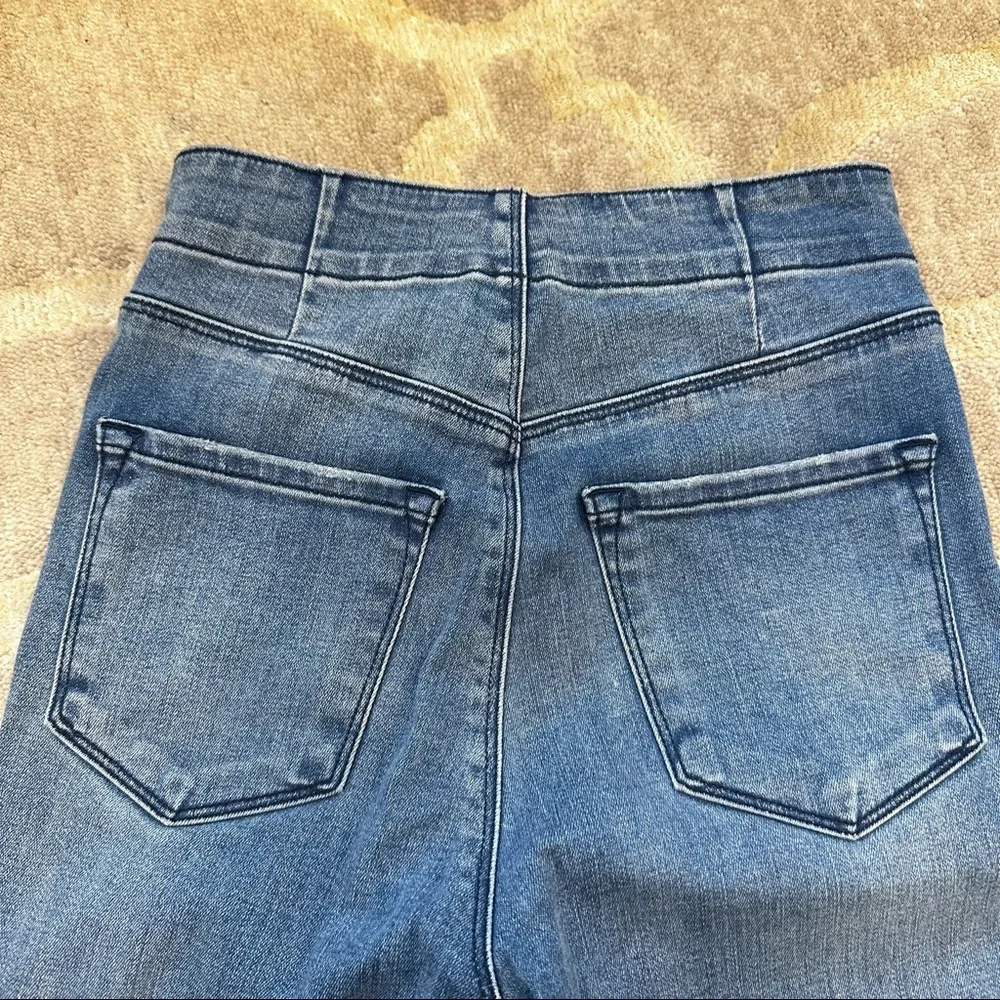 J Brand Natasha Sky Cropped Jeans - Picture 4 of 8